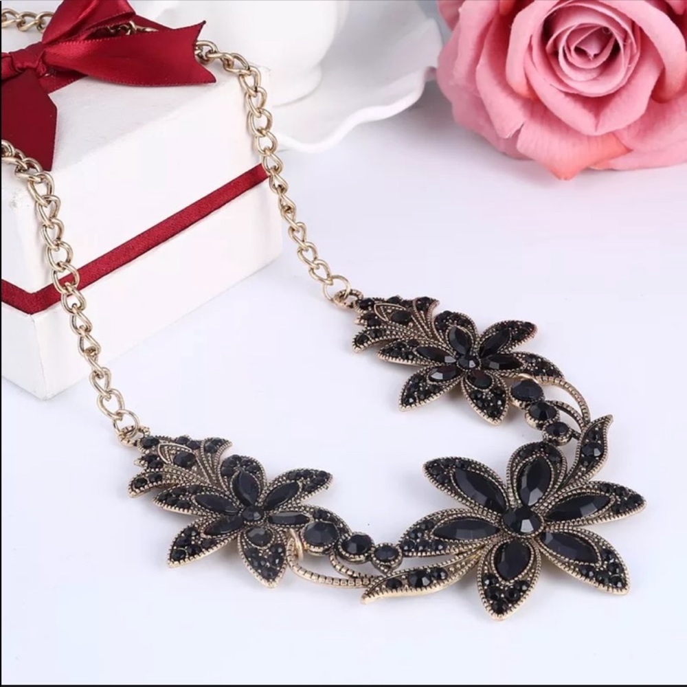 Flower statement necklace